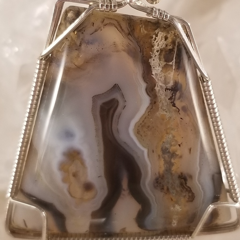 Wire wrapped Brazilian Agate Pendate - Picture 5 of 12